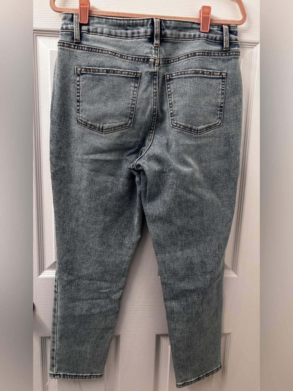 DISTRESSED JEANS - Picture 4 of 4